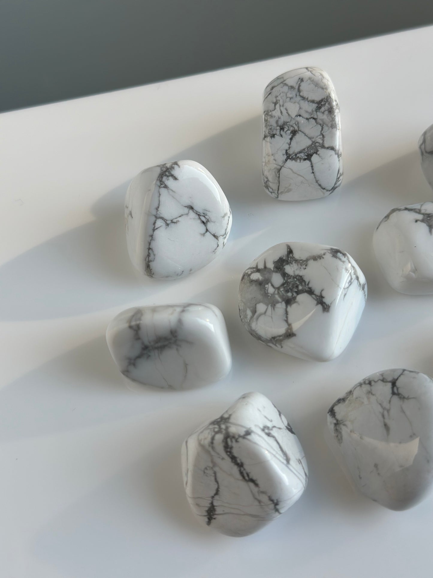 Howlite | Tumble