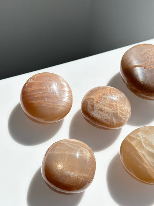 Peach Moonstone x Sunstone | Palm Stones